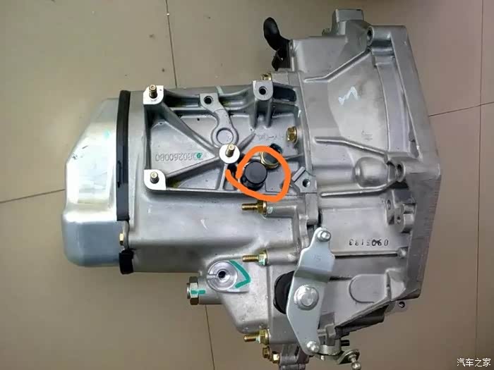 有懂的朋友吗我的变速箱排气孔喷油
