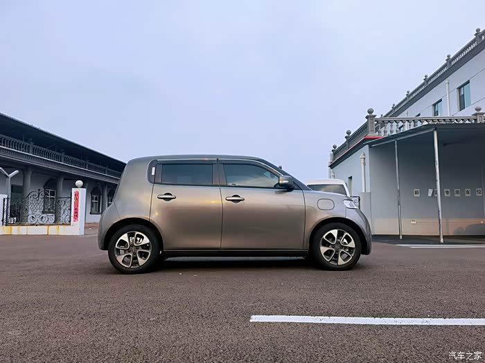 晚上出来看个电影黑白魔女库伊拉