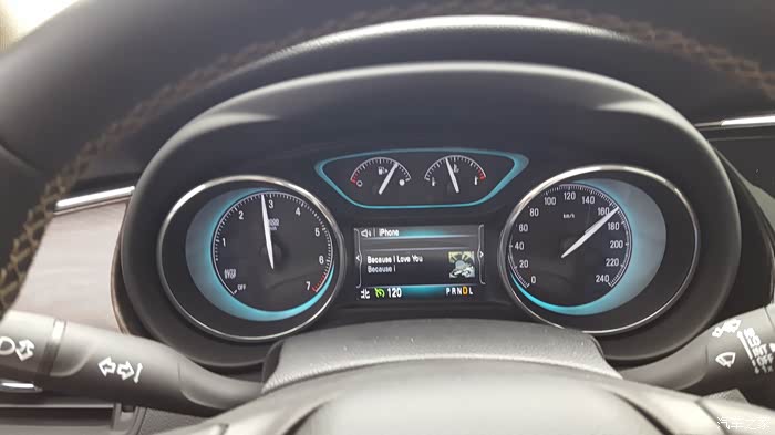 对这车来说160才是标速,170还可以拿手机拍照,开210的时候真不敢拿