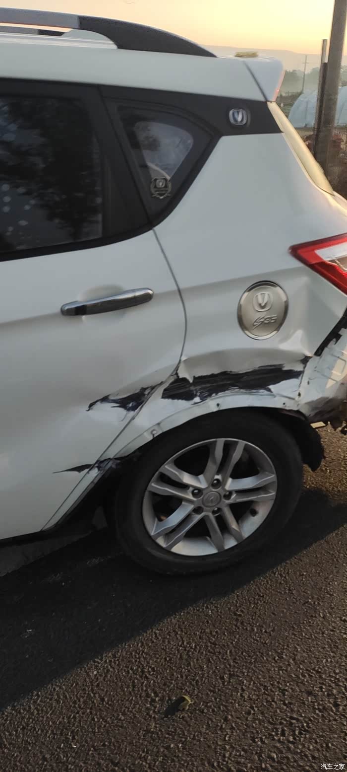 出了一起单方事故