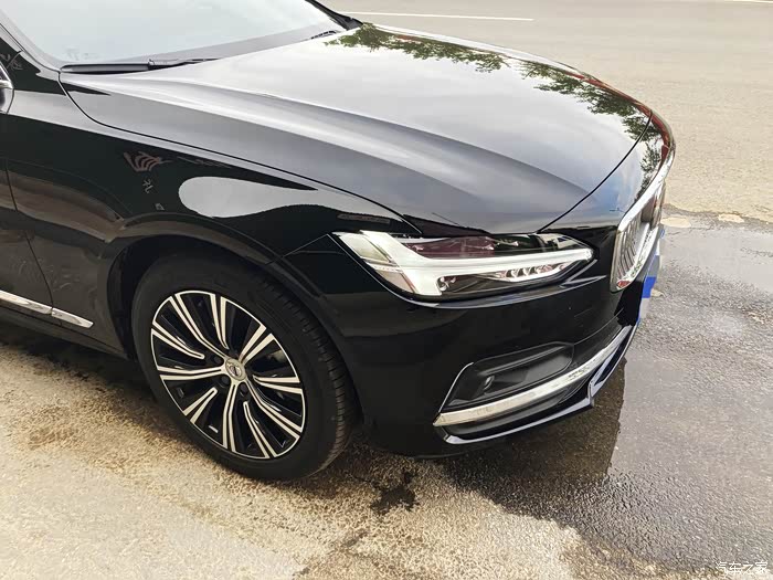 盛夏晒爱车沃尔沃s90黑外棕内气质儒雅宜商宜家