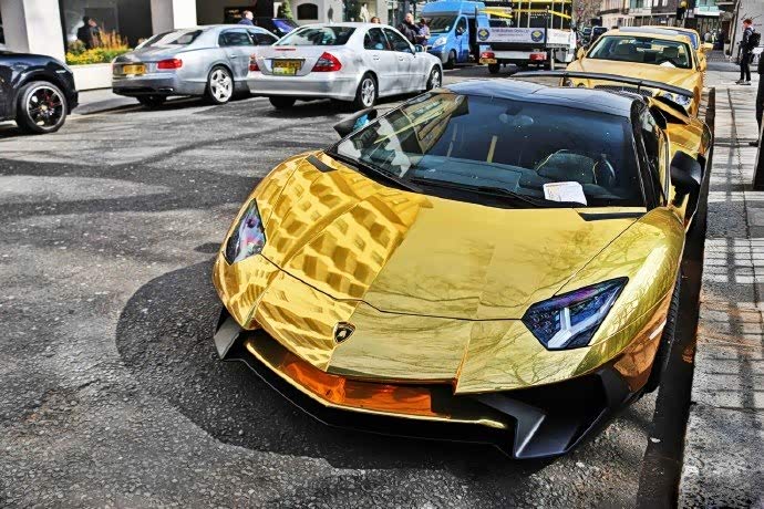 霸气黄金牛,兰博基尼aventador lp750