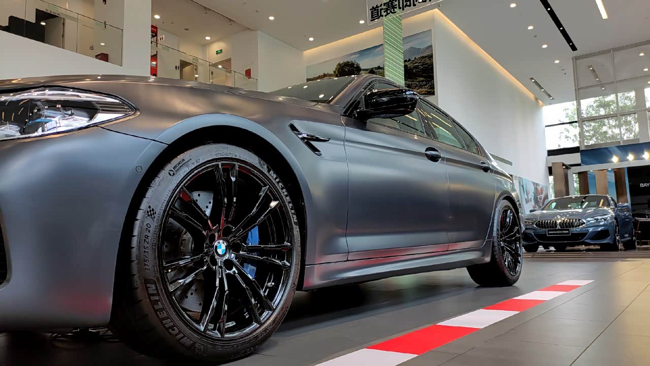 这台车的磨砂车漆质感无敌