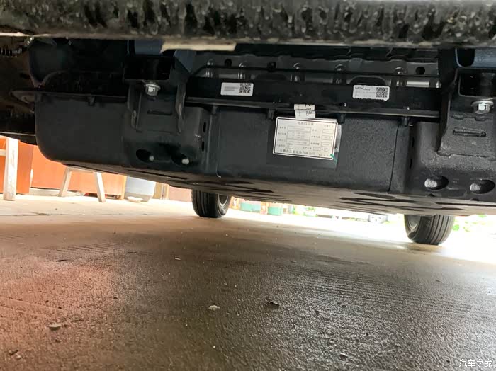 哪吒v用什么电池自己可以看一下.