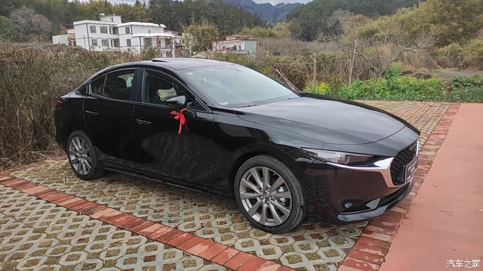 1467 | 回复: 13 马自达3 昂克赛拉论坛 哪位靓仔靓女买的是黑色马三?