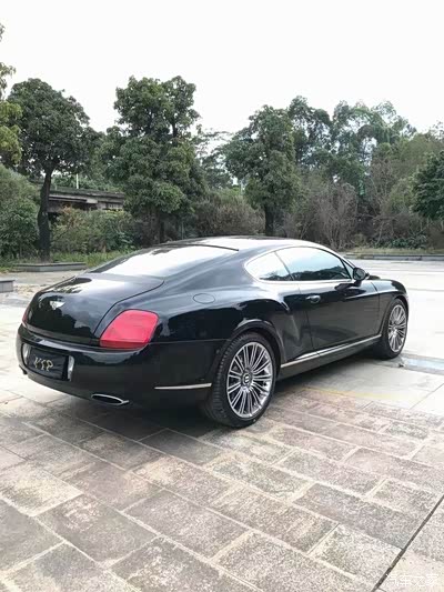 宾利gtspeed极速版,全新的外观造型,充满了张力和现代感