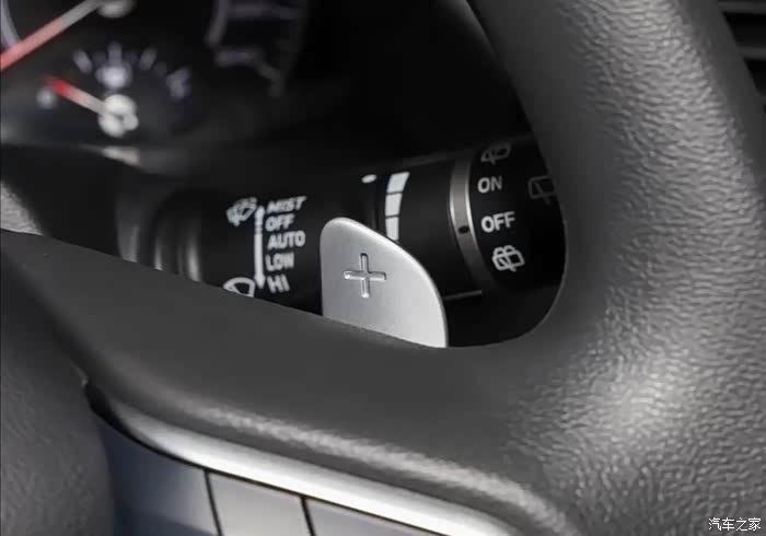 换挡拨片也非常实用