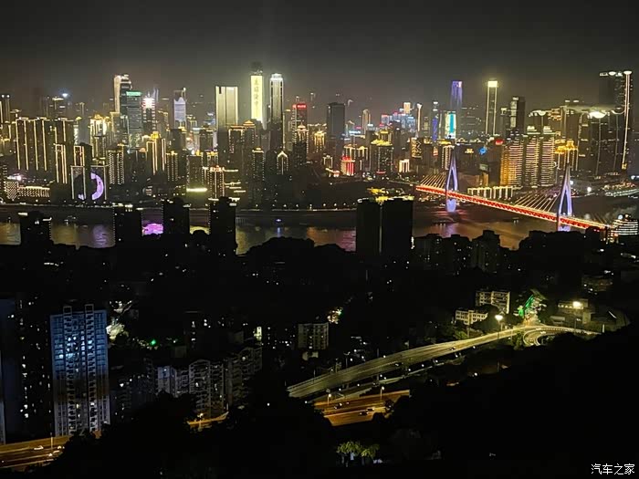 小沃xc40车玩秋名山观山城夜景晚上开车注意安全