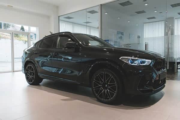 霸气侧漏的黑化版宝马x6m,太好看了