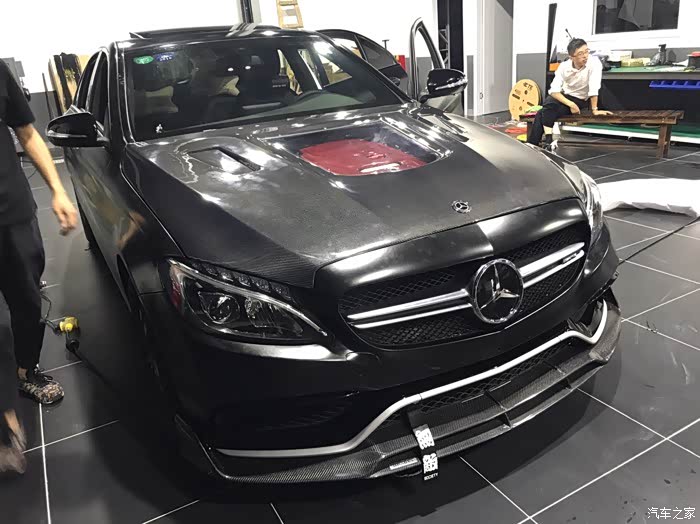 奔驰c200:坏女生爱玩改装-c级