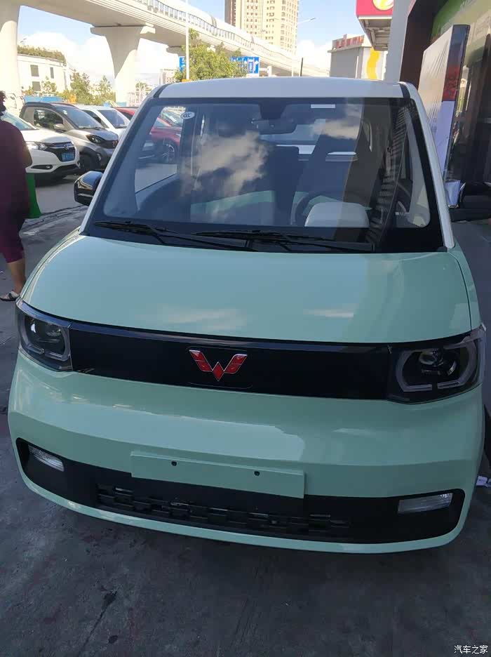 更年轻的代步车---五菱宏光mini ev