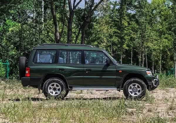 【图】车身侧面造型硬派简洁,没有过多的装饰_猎豹cs6论坛_汽车之家