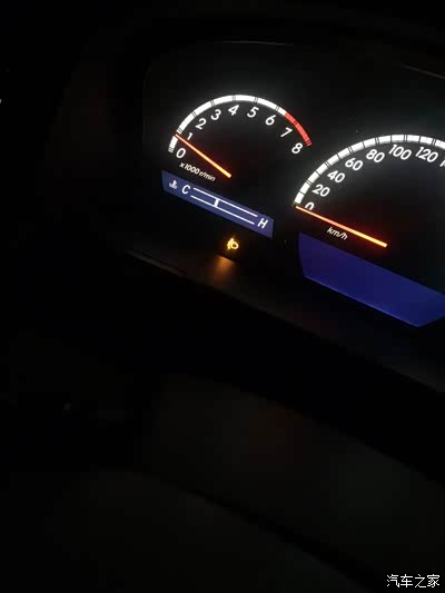 12代皇冠自动大灯调节故障灯异常
