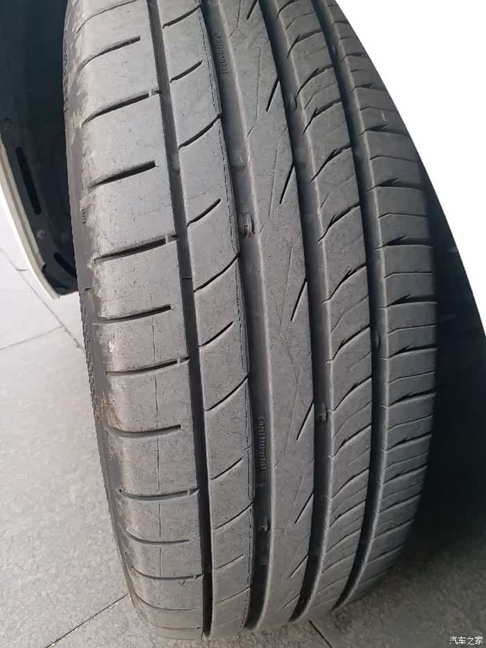 2019年某网马牌mc5轮胎一年不到就裂了,请大神鉴定下是否翻新胎