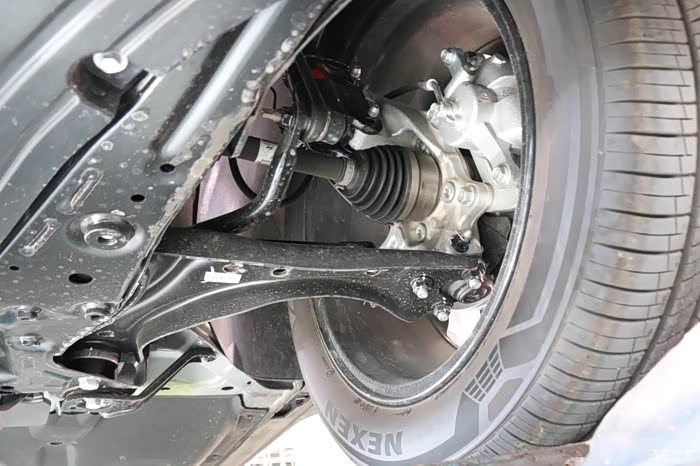 途胜l车主带你一起了解车辆底盘