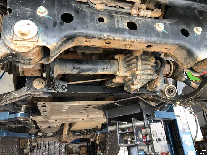 bj40前桥下降支架