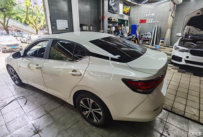 21款14代轩逸改悬浮车顶