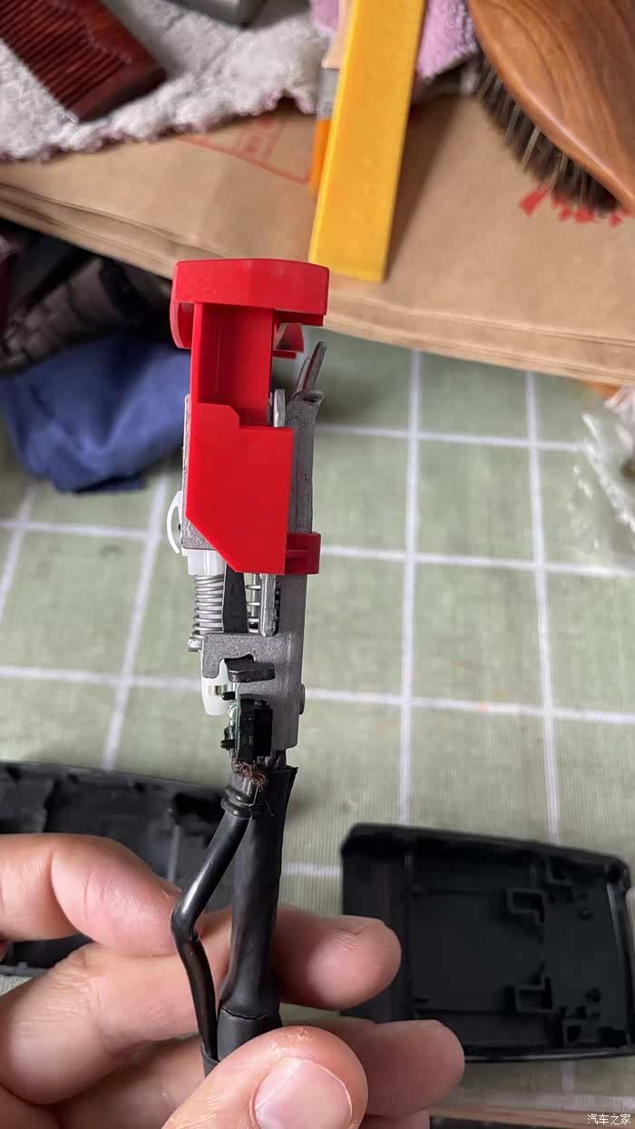 奥迪q5安全带卡扣拆解图