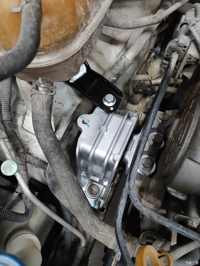 传祺gs4更换发动机机脚
