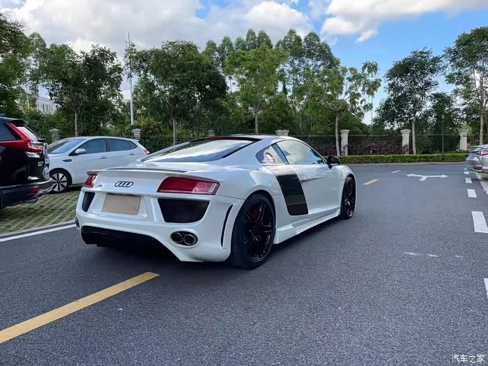 奥迪r842陆地小飞机优雅从容更具内涵