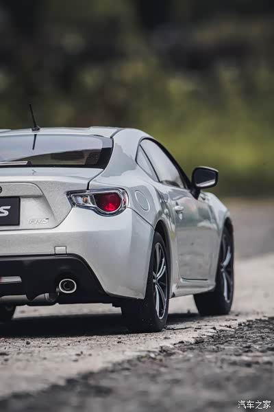 【爱车就来拍】丰田86的兄弟车型 塞恩(scion) fr-s 模型鉴赏