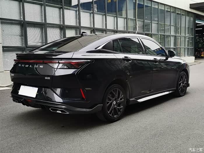 炫酷的奕炫个性十足,黑色的相当有质感