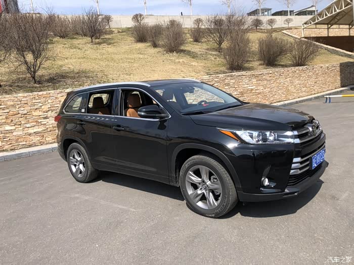 汉兰达百万纪念版提车作业