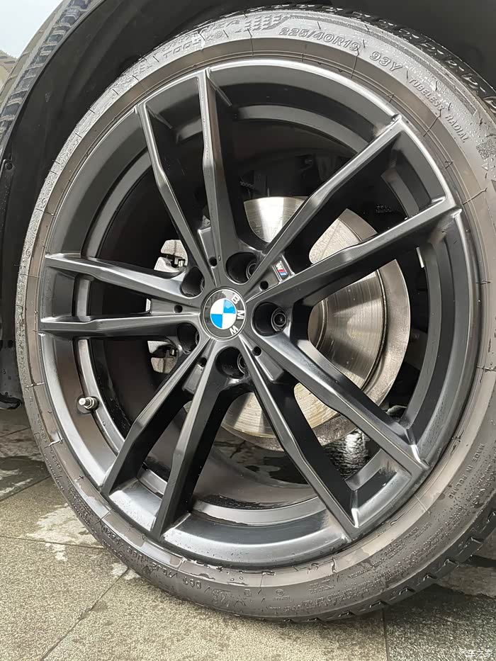 出一套不到两月的选装19寸791m轮毂