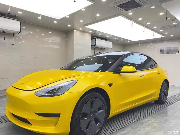 黄色的特斯拉还别说真的太好看了吧!