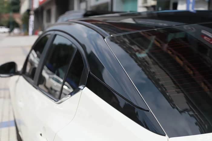 21款14代轩逸改悬浮车顶