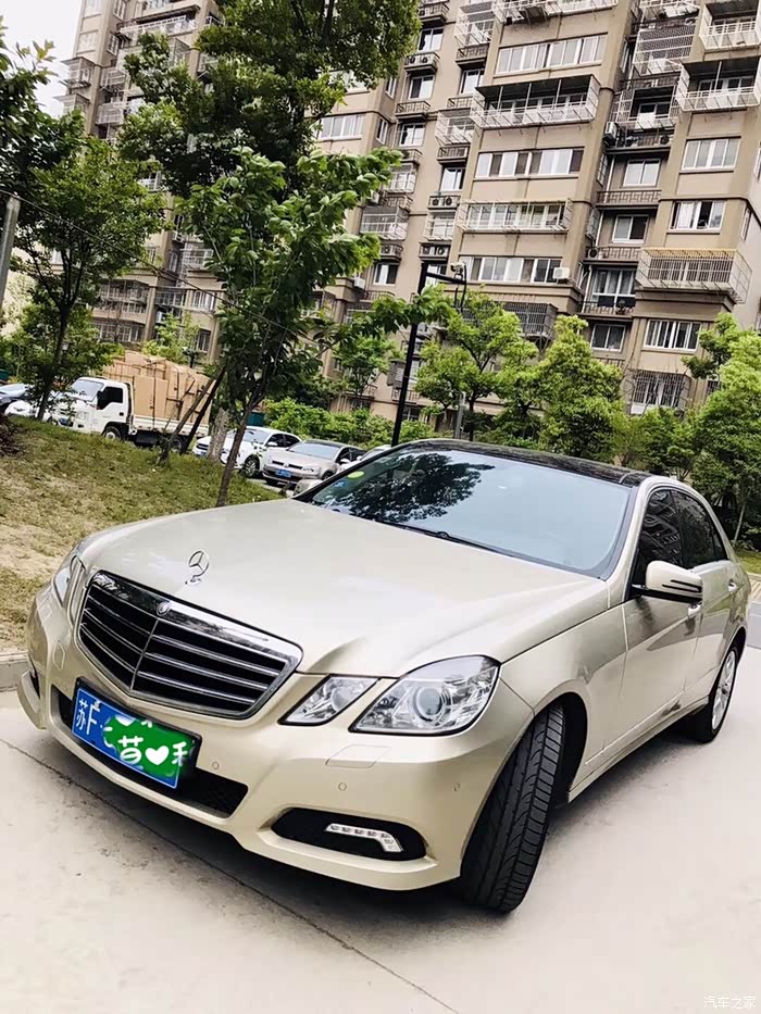 四眼奔驰e300时尚