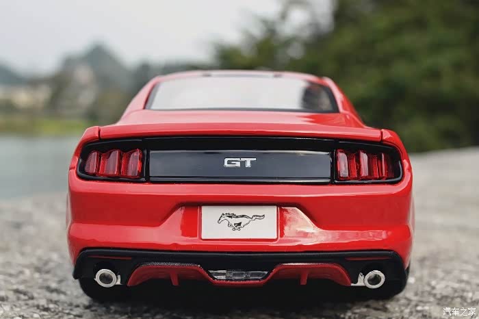 福特野马奥迪r8118