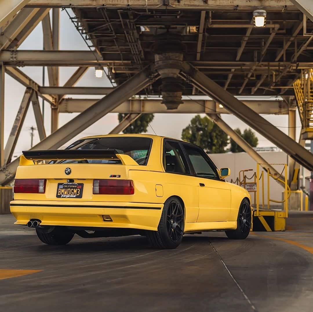 黄黄的宝马e30m3这崭新的感觉也太棒了吧
