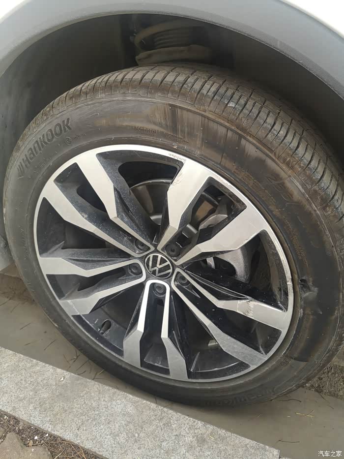 大众途观l2021款380tsi越享换轮胎求助