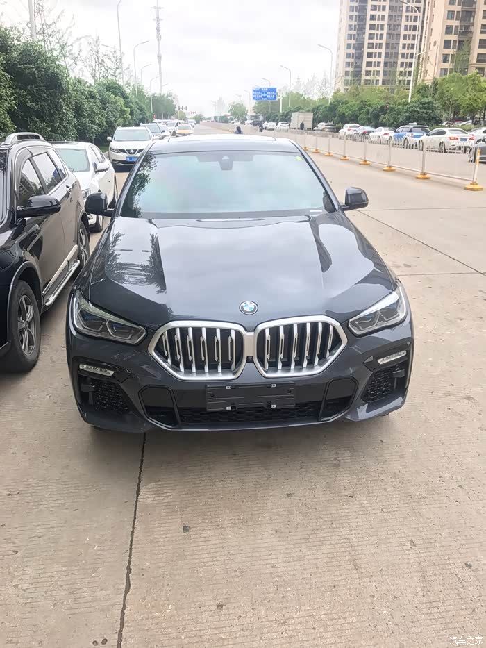 20款x6 极地灰提车作业