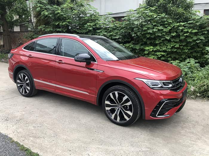 高颜值轿跑suv喜提红色途观x