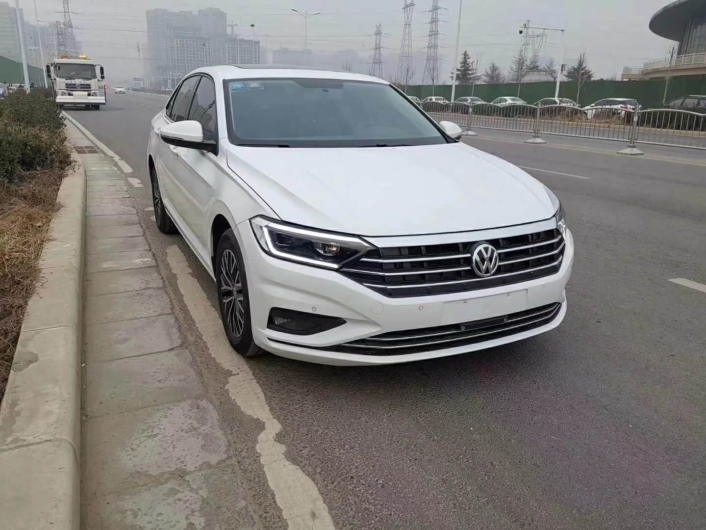 大众全新速腾前脸感觉更时尚了