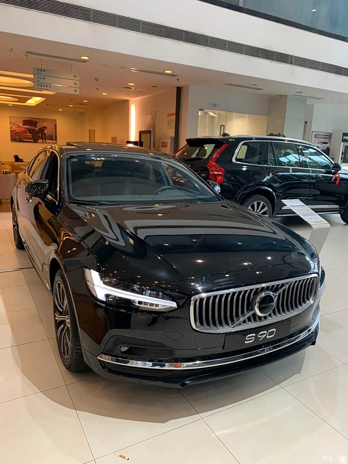 关注了很多品牌的车型宝马5系奔驰e级奥迪a 6 沃尔沃s90凯迪拉克c t6