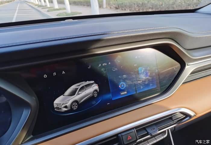 年轻有样,正午阳光下的传祺gs4