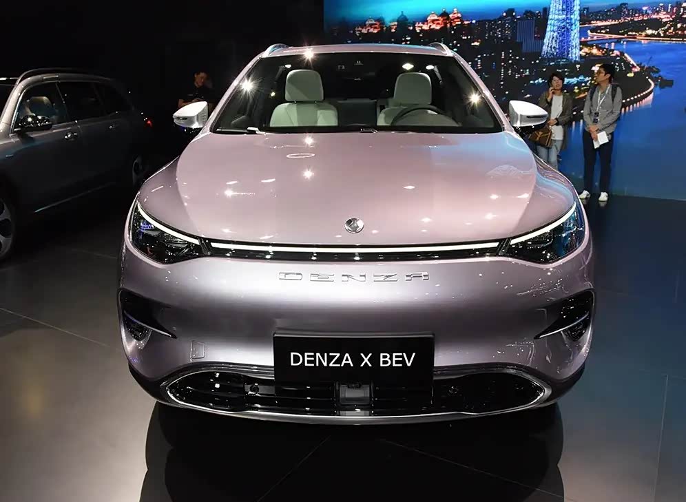 腾势x外观造型非常时尚,个性,很有未来感