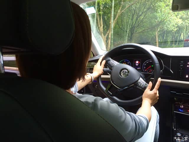 别看我是小女人也能驾驭帕萨特