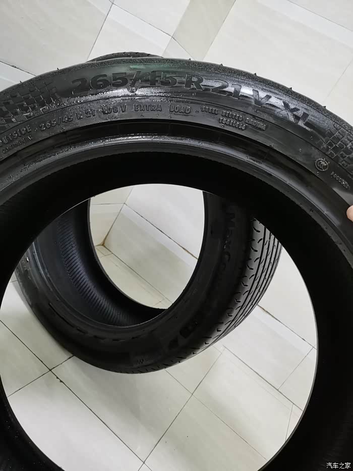 出两条马牌mc626545r21运动轮胎