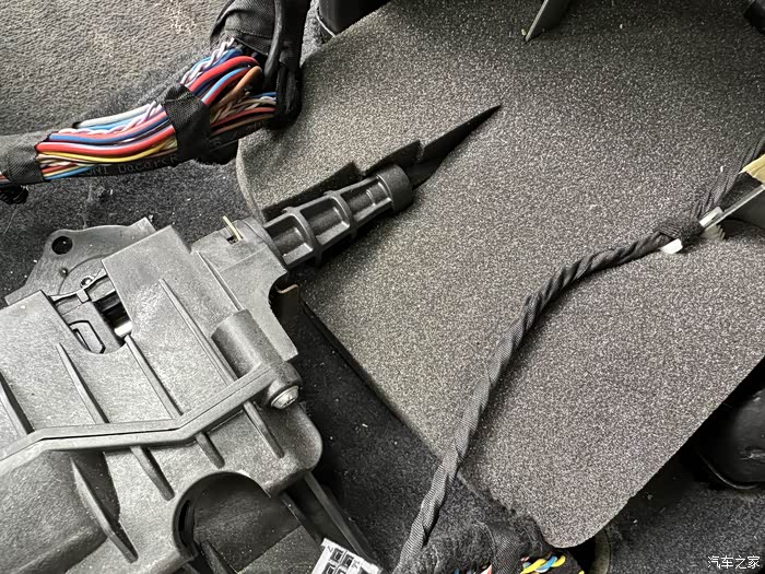 停车时应施加驻车制动,宝马x1更换挂档弹簧