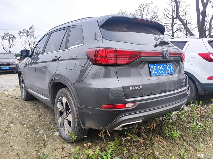 4650mm的车身长度,2700mm的车身轴距,让cs75在国产紧凑型suv车型中名