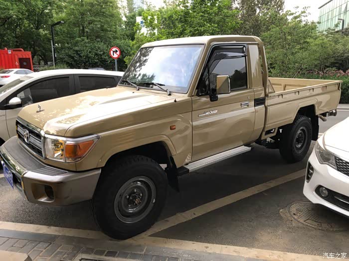 这是丰田的什么车 没见过呢 天津港停的