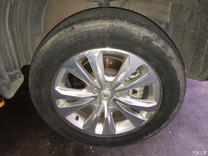 17款老款长安cs95换轮胎