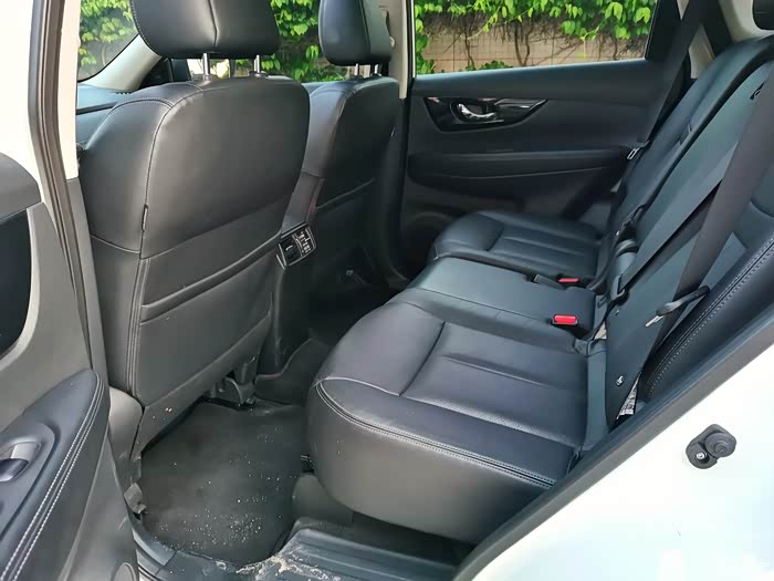 在工地开一台奇骏是什么感觉?