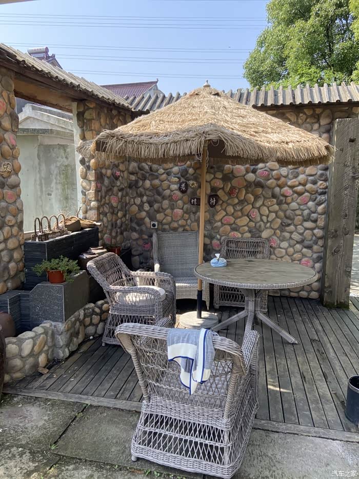 远离城市喧嚣 邂逅老樟树民宿