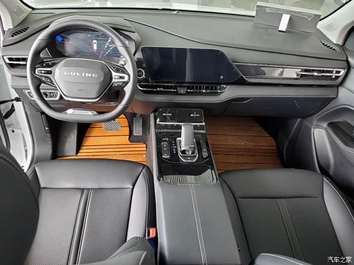 五菱凯捷豪华座舱 豪气十足啊!