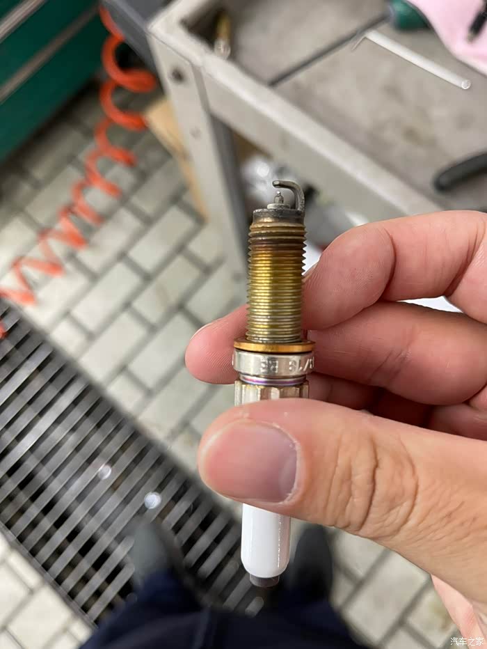 19款宝马x1五万公里大保5万换的火花塞